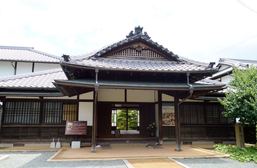 伊藤博文別邸の玄関